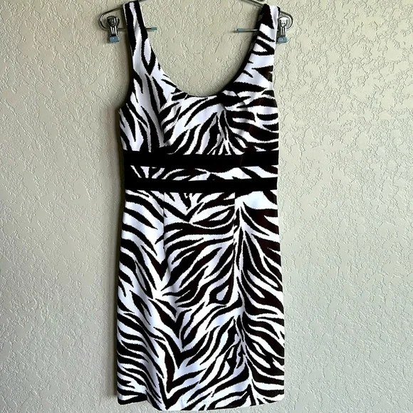 Connected Apparel Brown and White Zebra Print - Picture 1 of 10
